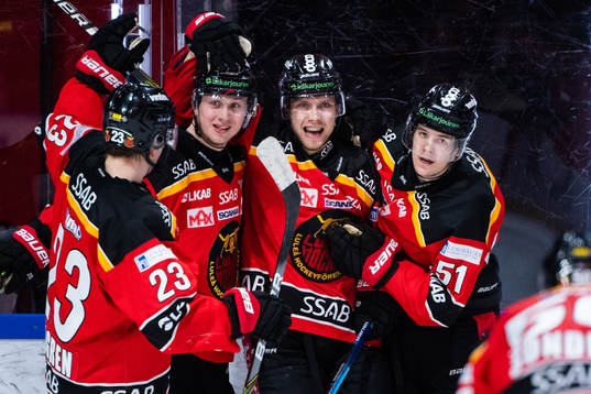 Luleås Petter Emanuelsson jublar
