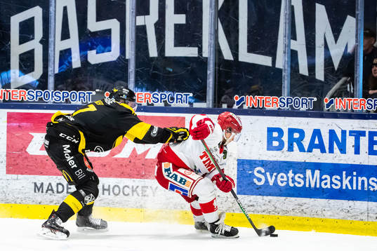 Västerås Sebastian Benker och Timrås Filip Lander