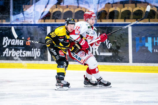 Västerås Kelsey Tessier och Timrås Tobias Lindberg