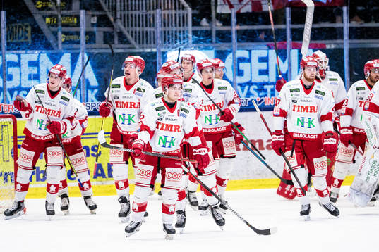 Timrås spelare jublar