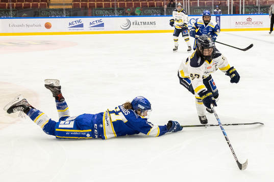 Leksands Emma Woods och HV71s Jessica Healey