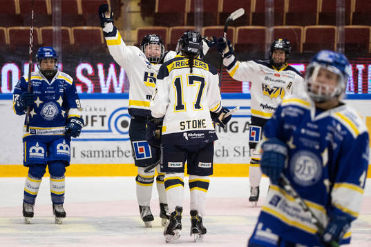 HV71s Lina Ljungblom jublar