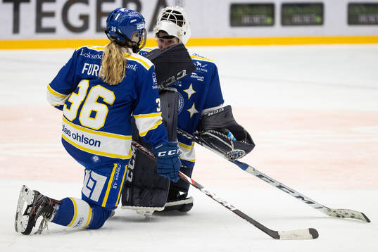 Leksands målvakt Jule Flötgen deppar