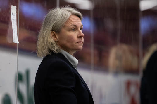 HV71s assisterande tränare Riikka Sallinen