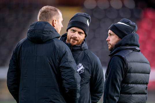 s assisterande tränare Patric Jildefalk (h)