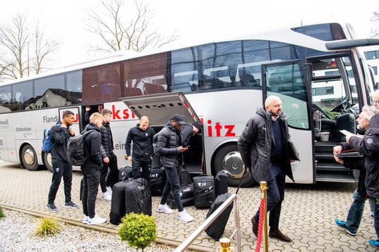 Players of Malmö FF arrives at their hotel