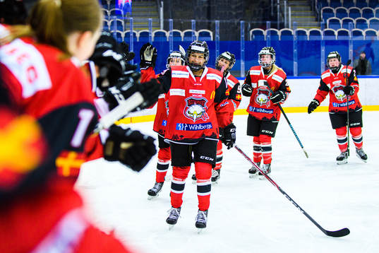 Malmö Redhawks Julie Jensen jublar