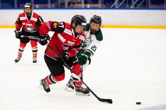Malmö Redhawks Emma Lind och Färjestads Jennifer Axelsson