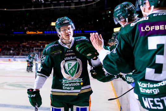 Färjestads Daniel Viksten jublar