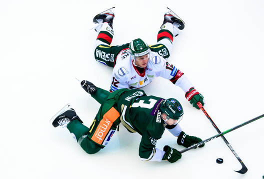 Frölundas Max Friberg och Färjestads Jens Westin