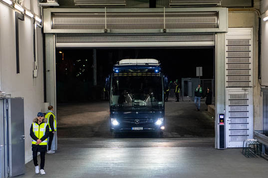 Player bus for Malmö FF arrives