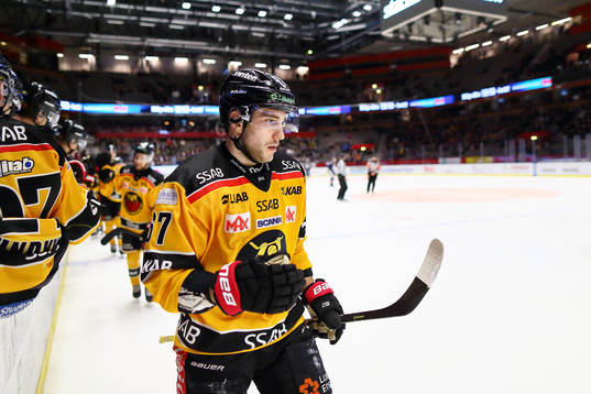Luleås Konstantin Komarek jublar