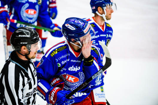 Oskarshamns Jonas Engström har ont