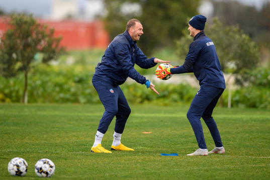 Andreas Granqvist och målvakt Anders Lindegaard