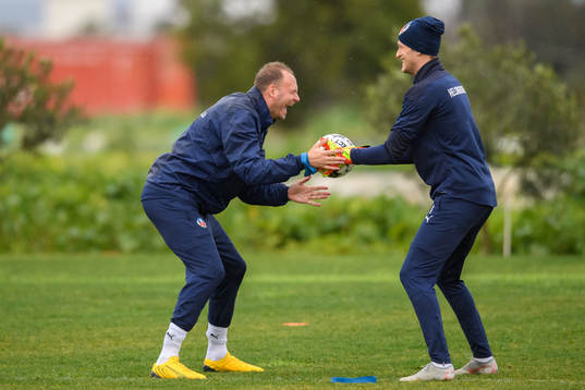Andreas Granqvist och målvakt Anders Lindegaard