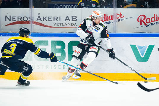 s Markus Lauridsen och Malmö Redhawks Carl Persson