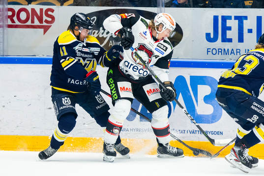 s Johan Johnsson och Malmö Redhawks Emil Sylvegård