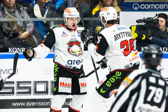 Malmö Redhawks Johan Olofsson jublar