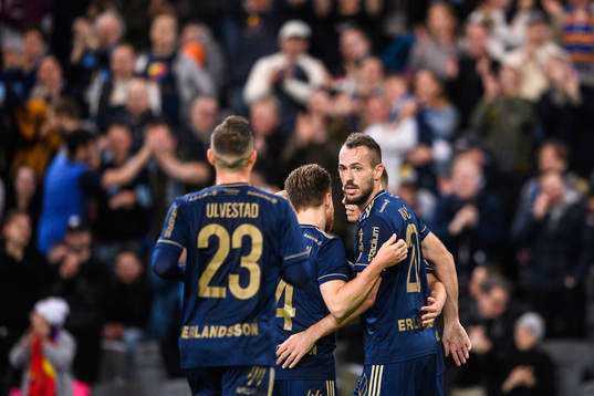 Djurgårdens Emir Kujovic jublar med lagkamrater