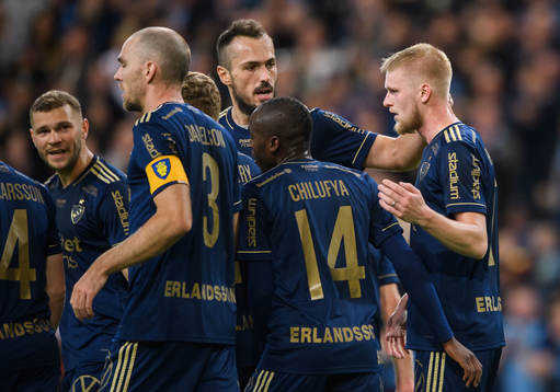 Djurgårdens Kalle Holmberg jublar med Emir Kujovic