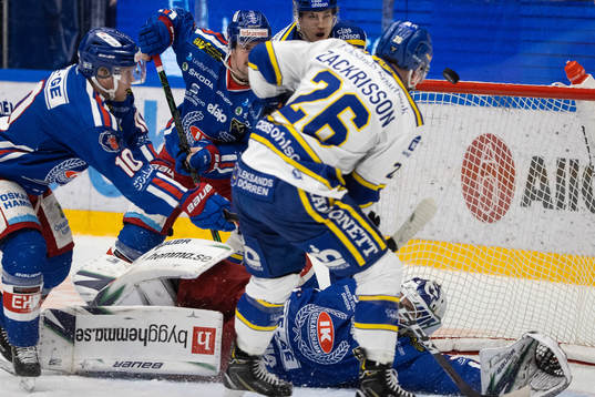 Chans för Leksands Patrik Zackrisson framför Oskarshamns