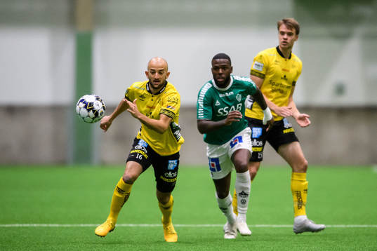 Elfsborgs Robert Gojani och Brages Christian Kouakou