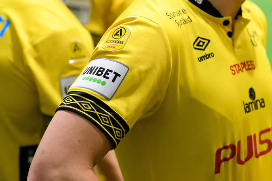 Unibets och Allsvenskans logga på tröja