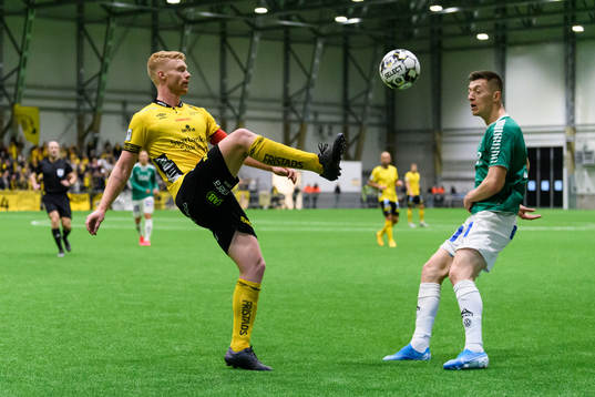 Elfsborgs Sivert Heltne Nilsen och Brages Leonard Pllana