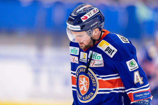 Växjös Tim Erixon med blod i ansiktet