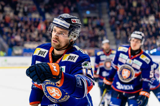 Växjös Emil Pettersson jublar