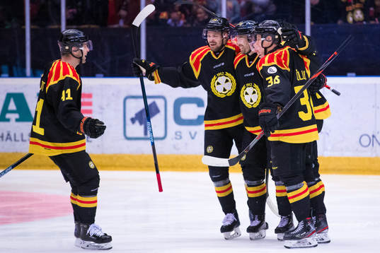 Brynäs Nicklas Danielsson jublar med Josef Ingman, Emil