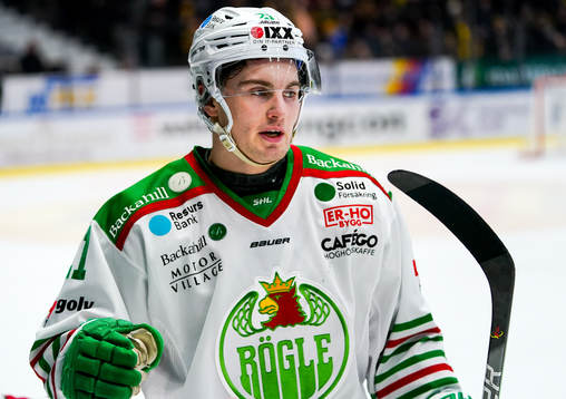 Rögles Nils Höglander jublar
