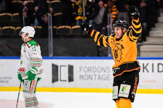 Skellefteås Joakim Lindström jublar