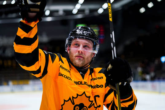 Skellefteås Oscar Möller jublar