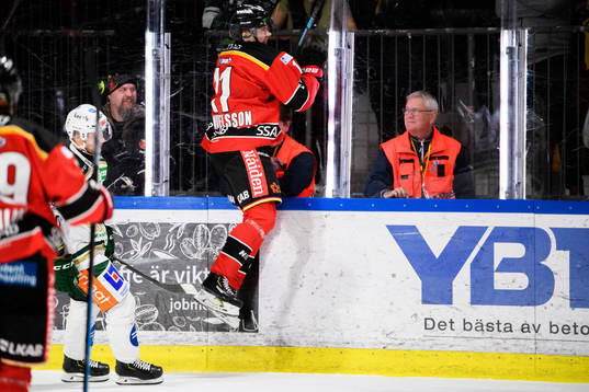 Luleås Petter Emanuelsson jublar