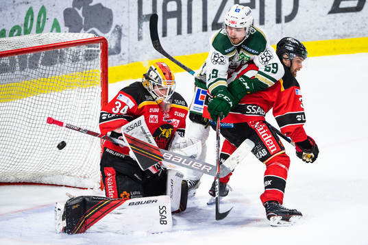 Färjestads Linus Johansson och Luleås Pontus Själin
