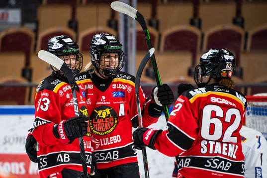 Michelle Karvinen jublar