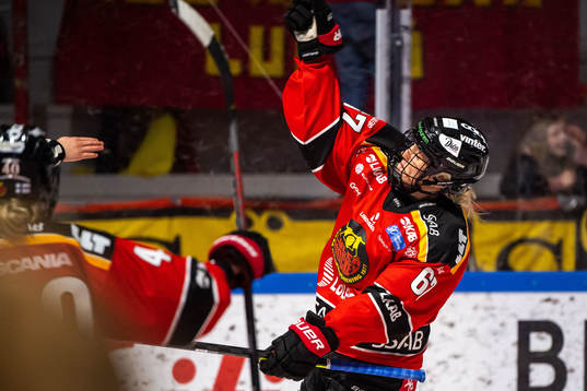 Luleås Linn Peterson jublar