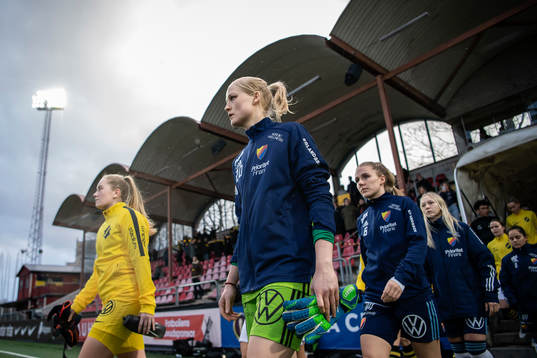 s målvakt Milla-Maj Majasaari och Djurgårdens målvakt