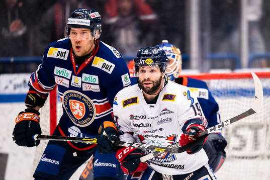 Växjös Ilari Melart och Linköpings Joe Whitney