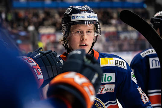 Växjös Fredrik Karlström jublar