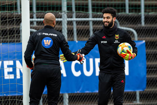 Östersunds målvakt Aly Keita och målvakt Sixten Mohlin