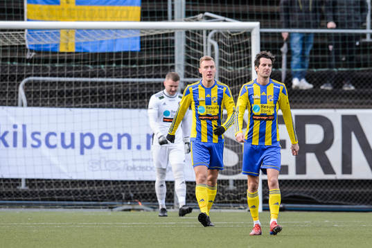 Eskilsminnes Linus Persson och Filip Egger deppar