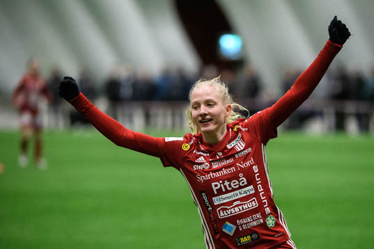 Piteås Astrid Larsson jublar