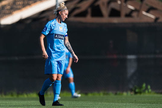 Robyn Decker of Avaldsnes looks dejected
