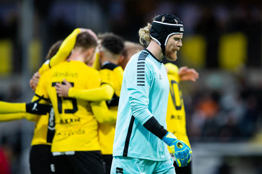 Gais målvakt Mathias Karlsson deppar