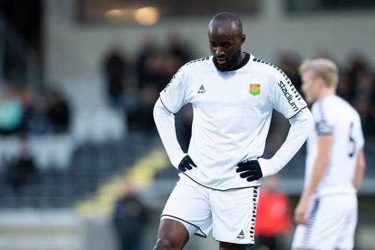 Gais Boris Lumbana deppar