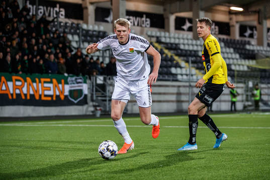 Gais Carl Elfgren Nyström och Häckens Viktor Lundberg