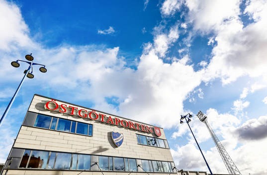 Östgötaporten före fotbollsmatchen i Svenska Cupen