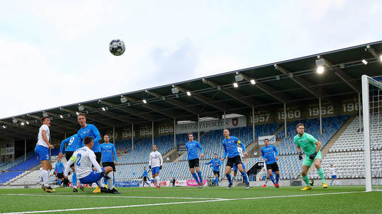 Spel framför Halmstads mål